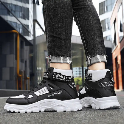 2023 new fashion boots men's high-top British trend all-match Korean version sports leisure breathable mid-top tooling boots